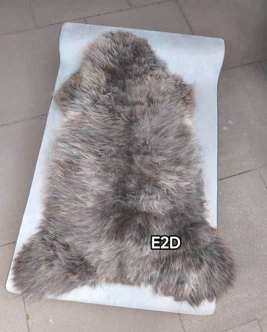 Schapenvacht diverse Natuurlijke tinten 111*130 (E2)